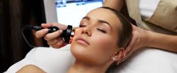 پوستشناسی - درماتولوژی (به انگلیسی: Dermatology)